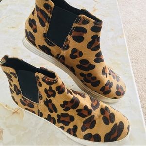 Aerosoles Leopard calf hair sneaker booties Sz 10